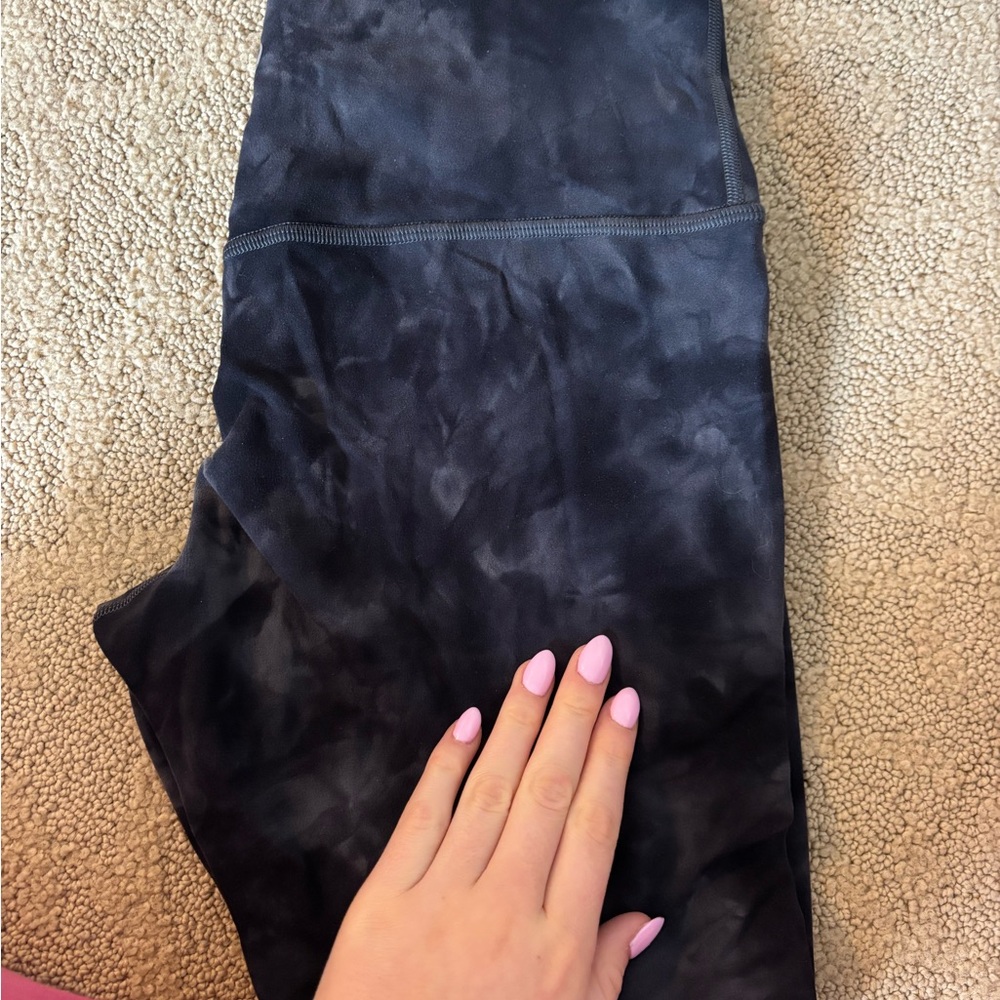 Lululemon Athletica Black Tie-Dye Leggings size 8